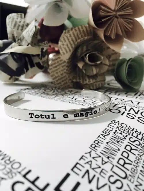 Bratara Cu Mesaj Inspirațional Totul E Magie!