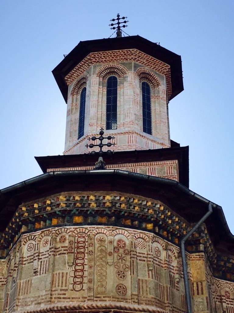 Samanta Vietii - Biserica De Piatra De La Sfanta Manastire Dintr-Un Lemn