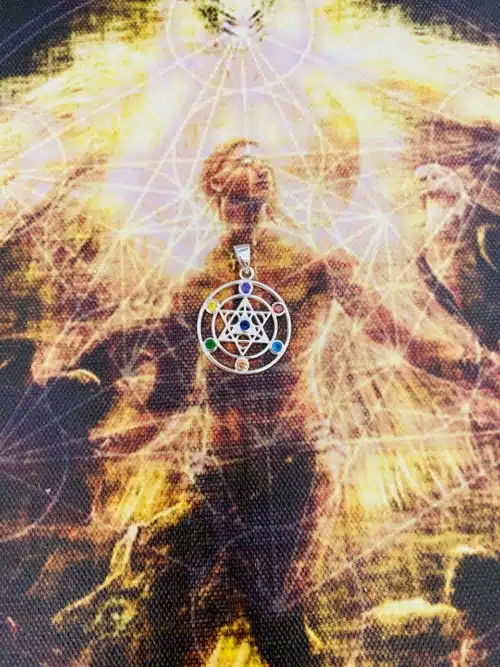 Pandantiv Cubul Lui Metatron Si Cristale De Stanca In Culorile Celor 7 Chakre (5)