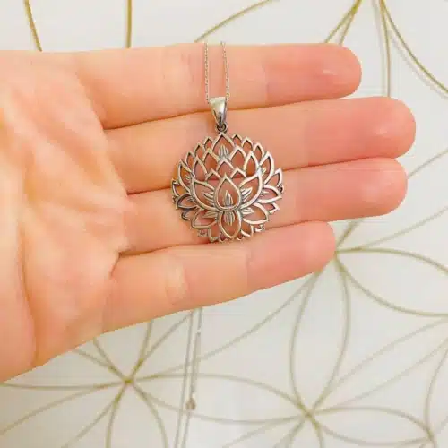 Colier floare de lotus 3d (1)