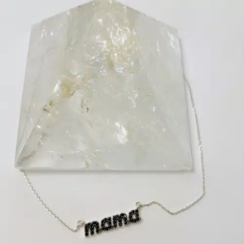 Colier mama pe piramida