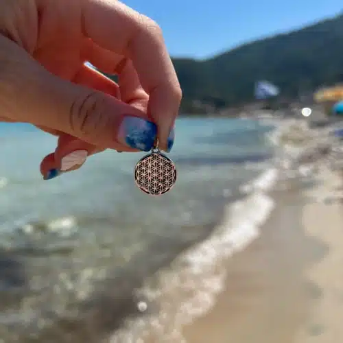 Pandantiv doua simboluri floarea vietii si merkaba (2)