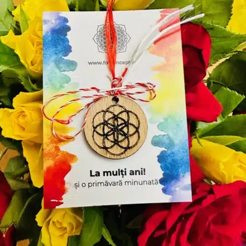 Martisor cu simbol gravat pe banut din lemn samanta vietii
