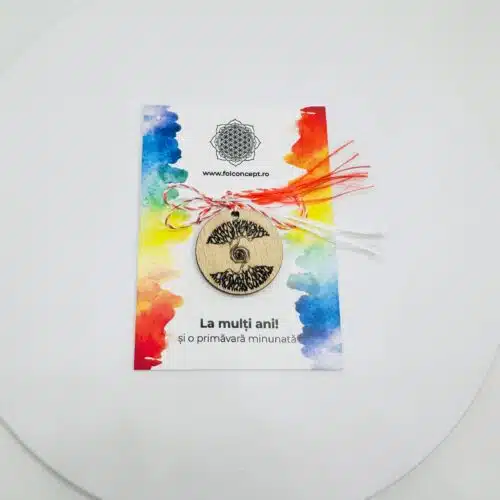 Martisor cu simbol gravat pe banut din lemn cu arborele vietii