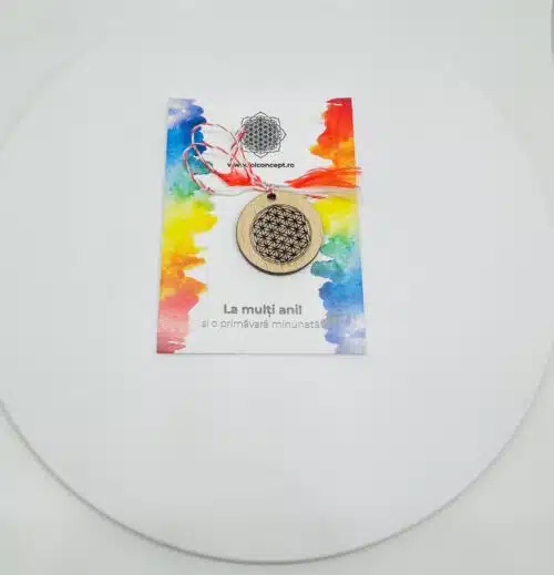 Martisor Cu Simbol Gravat Pe Banut Din Lemn Cu Floarea Vietii