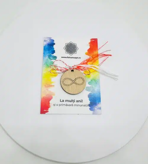 Martisor Cu Simbol Gravat Pe Banut Din Lemn Cu Infinit