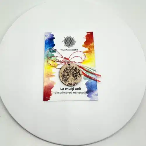 Martisor cu simbol gravat pe banut din lemn cu pomul vietii