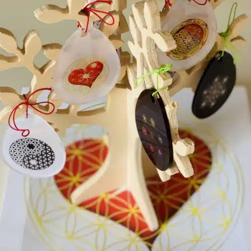 Copacul vietii cu simboluri sacre decoratiune superba pentru paste (9)