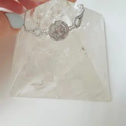 Bratara octogon in sclipiri pe piramida cuart