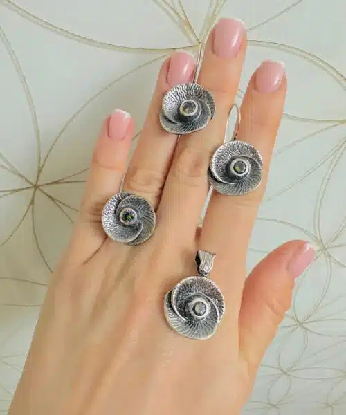 Set Rosa Din Argint Si Cristale Semipretioase Topaz Mistic