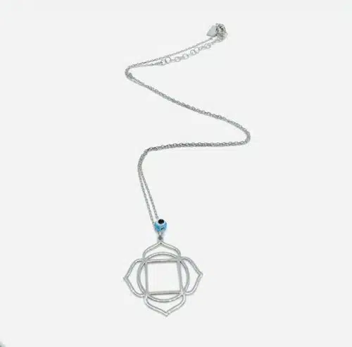 Colier Chakra Radacina Fundal Alb